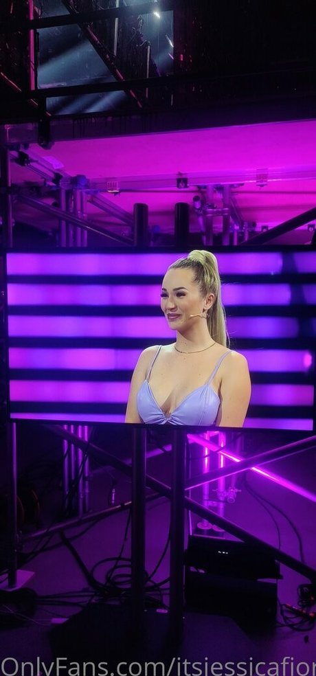 onlyjennesse nudes star images