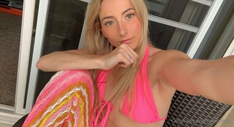 Avesfree sexy model photos