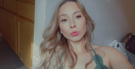 Avesfree model pornographic img