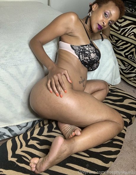 freephysique2u model top photos