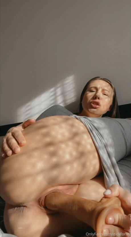Dickforlily model top photos