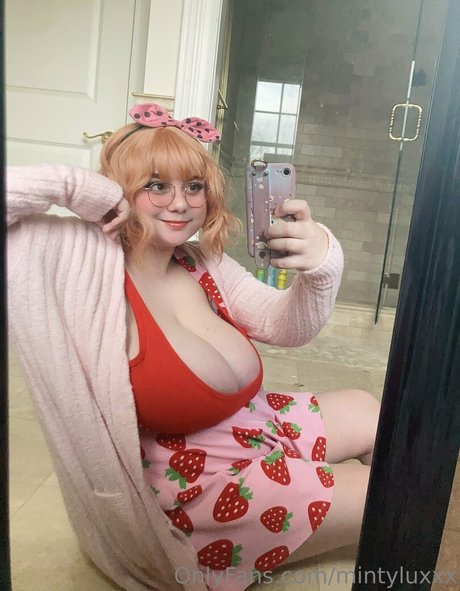 Mintyluxxx hot actress images