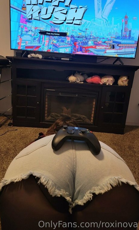 roxinova model art image