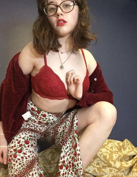 kitty pixy beautiful actress pics