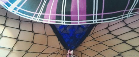 emeraldhot art model img