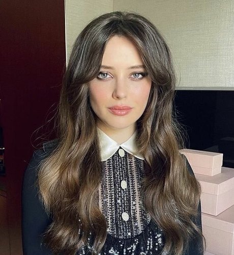 Katherine Langford star pretty galleries