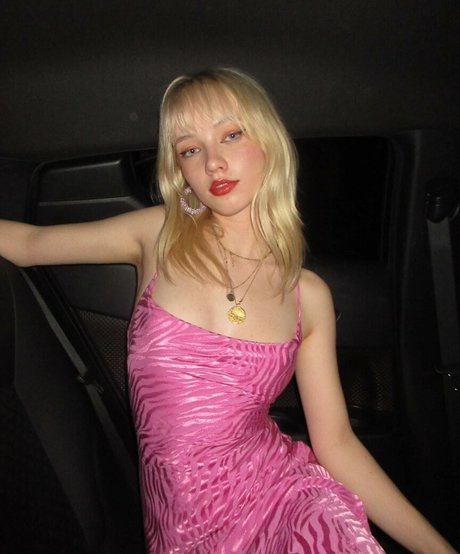 Lola Clark model sex photos