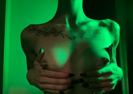 emily kat model art img