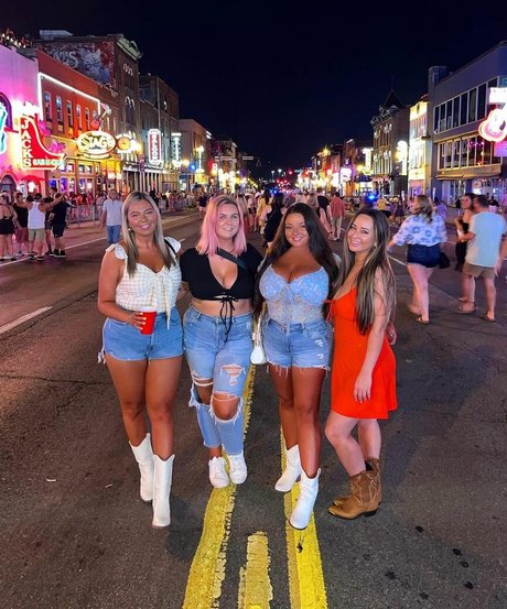 Jenn M xxx model images