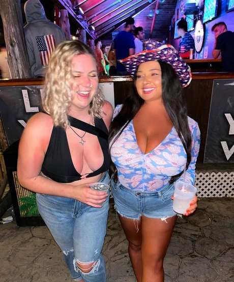 mom ass onlyfans top images