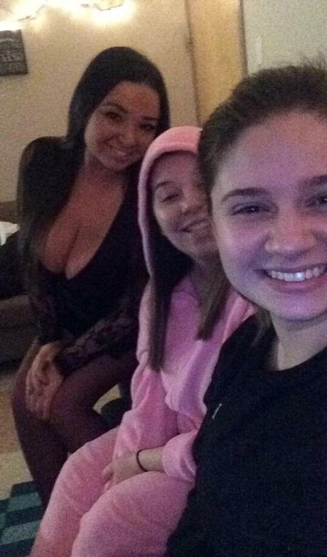 Jenn M star nude img