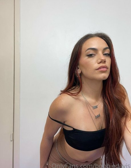 bobbiedavis sexy actress image