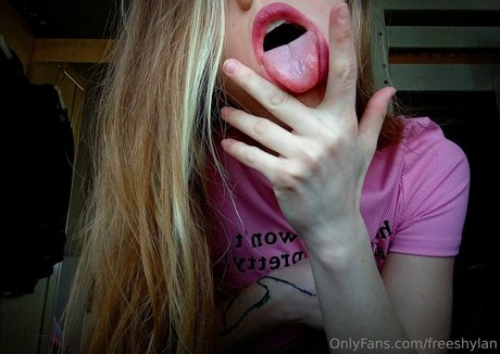 freeshylan nudes pornstar gallery