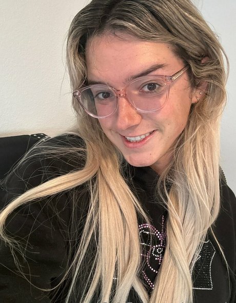 cloexrain erotic actress image