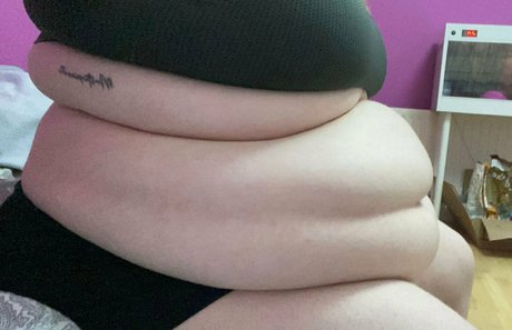 growing piggy1305 model nudes pics