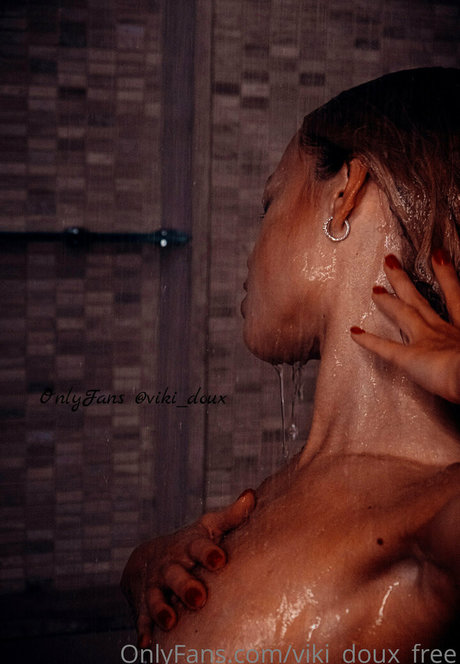 viki doux free naked star images