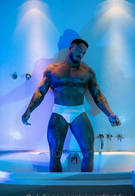 pierrefitchfree star nude photo