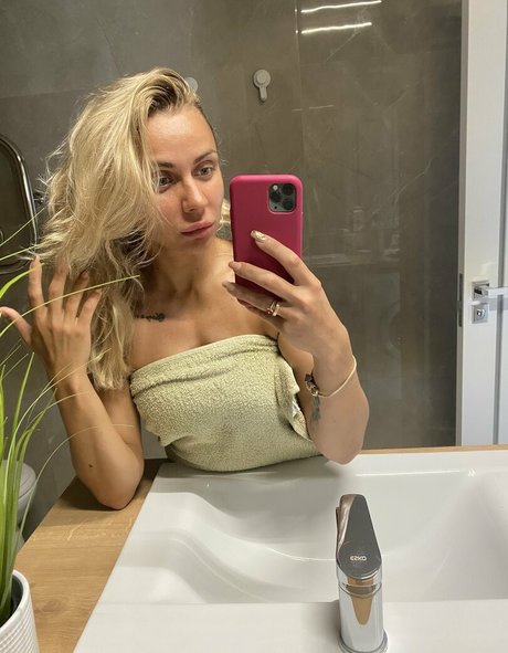 hotinessa sexy actress gallery