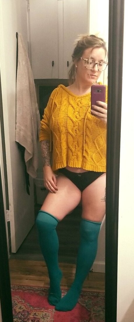 molleewaters nude model gallery