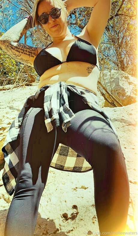 molleewaters naked actress picture