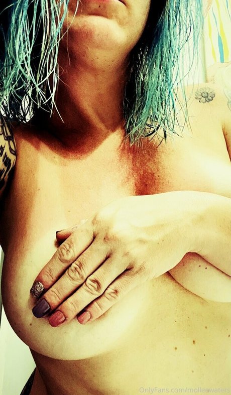 molleewaters pornstar erotic photo