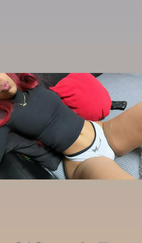 leydiitavarez star art archive