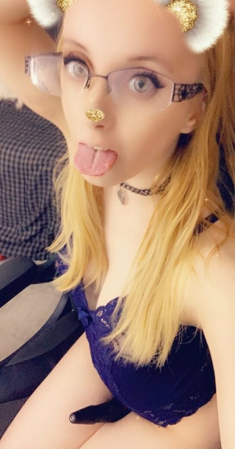 petite blonde onlyfans free porn images