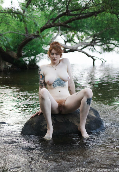 averyred99 model adult galleries