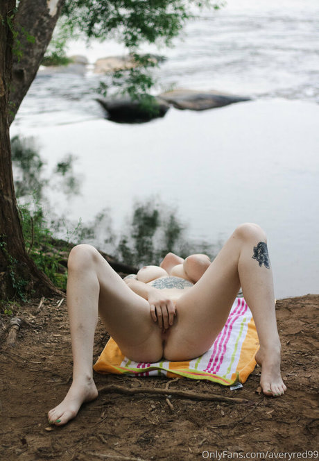 averyred99 perfect actress pictures