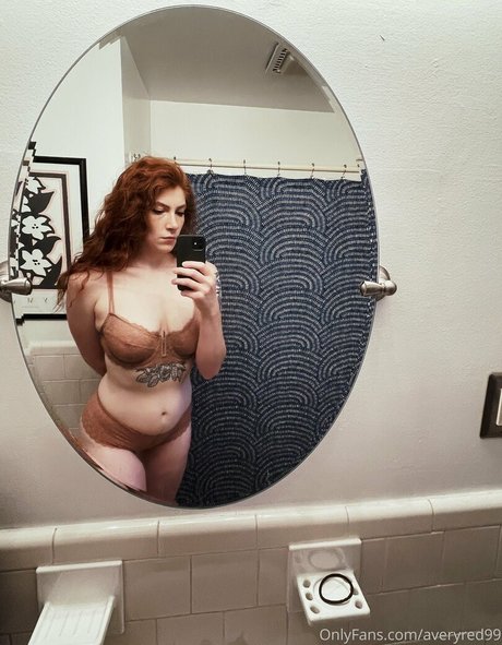 averyred99 hot model pics