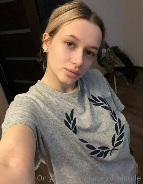 jane of blonde Profile pic