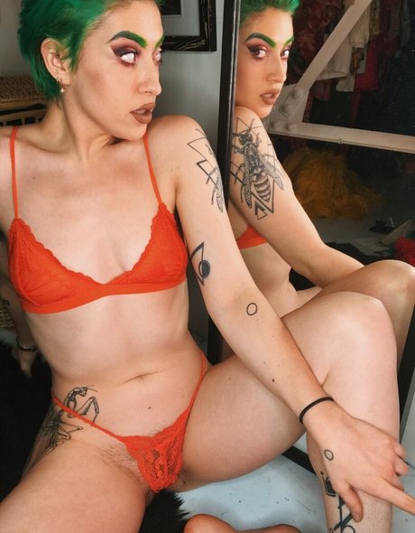 lolobrow pornstar top pic