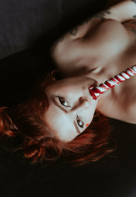 roskosh star pornographic photos