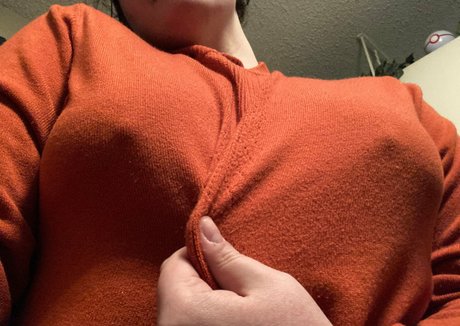 saucysloot nudes model images