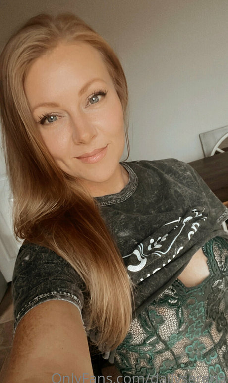 Dailyserena adult actress photo