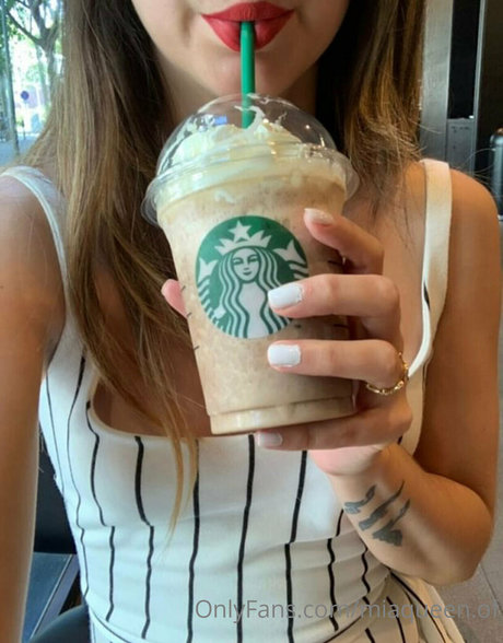 miaqueen of nudes model photo