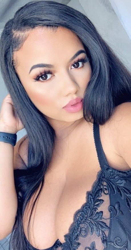 lailathebrat2 naked pornstar pics