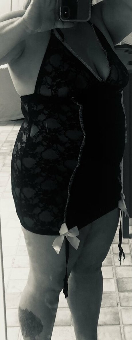 xjuicypeachx sexy model photo