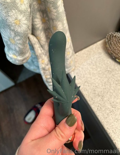 mommaali pornstar gallery