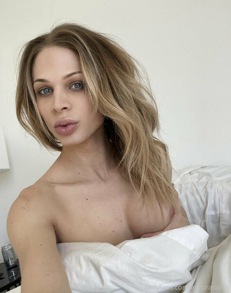 auroranorth model hd pictures