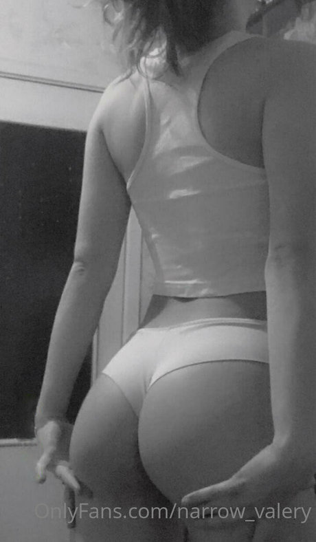 narrow valery porn star img