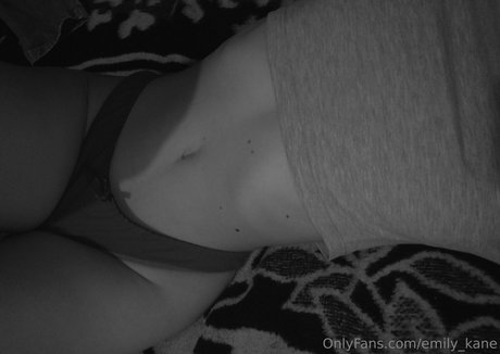 emily kane sexy star photo