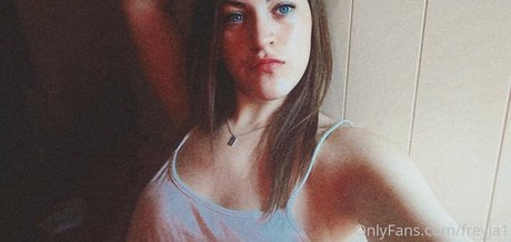 freyja1 naked star image