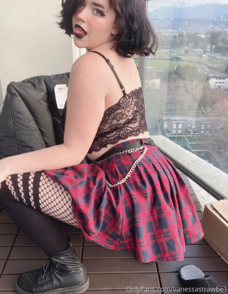 vanessastrawbe1 art actress pictures