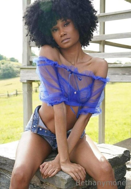 somewhereinoz98 erotic star image