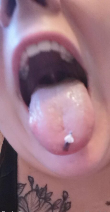 expandingbbw model naked gallery