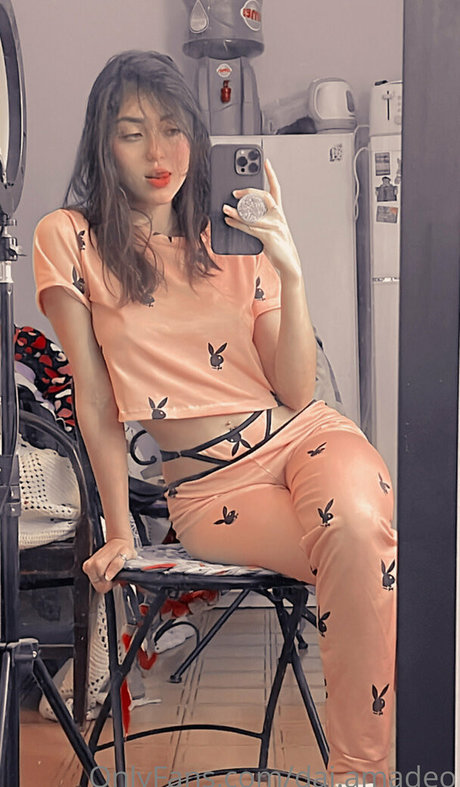 Dai Amadeo star sexy pics