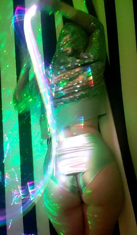 hollygraphix star naked photos