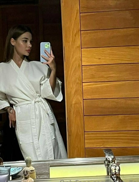 bella lla star nude pictures