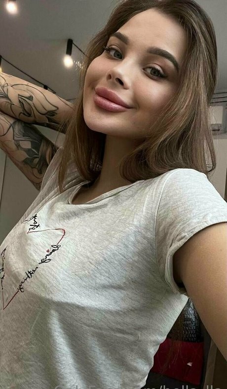 bella lla pornstar pretty photos